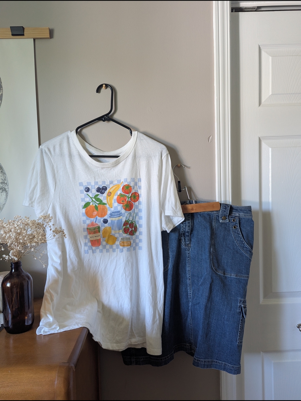 Breakfast Gigham Graphic Tee